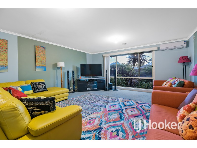 10 Grice Quadrant, Pakenham VIC 3810