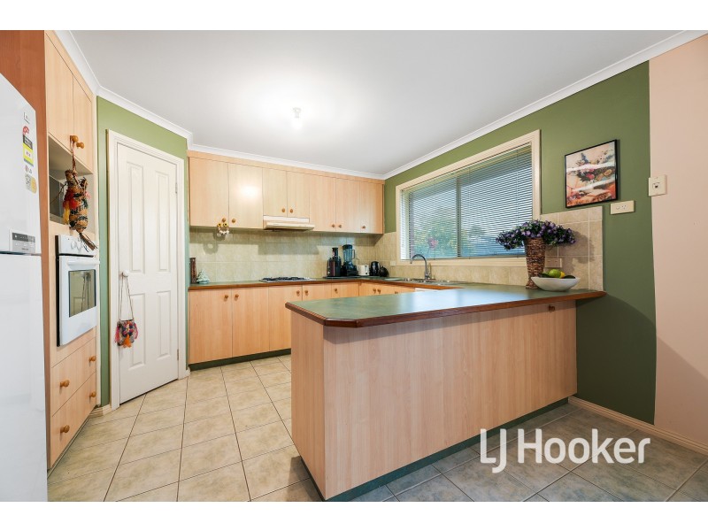 10 Grice Quadrant, Pakenham VIC 3810
