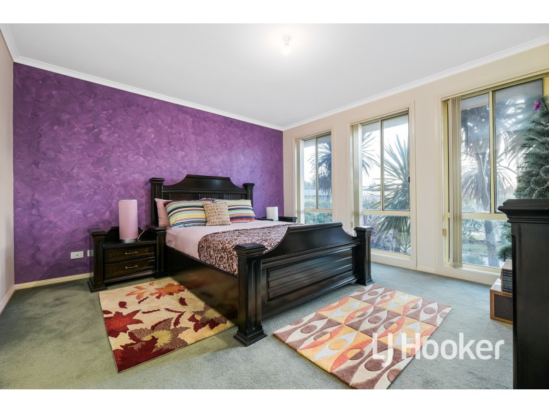 10 Grice Quadrant, Pakenham VIC 3810