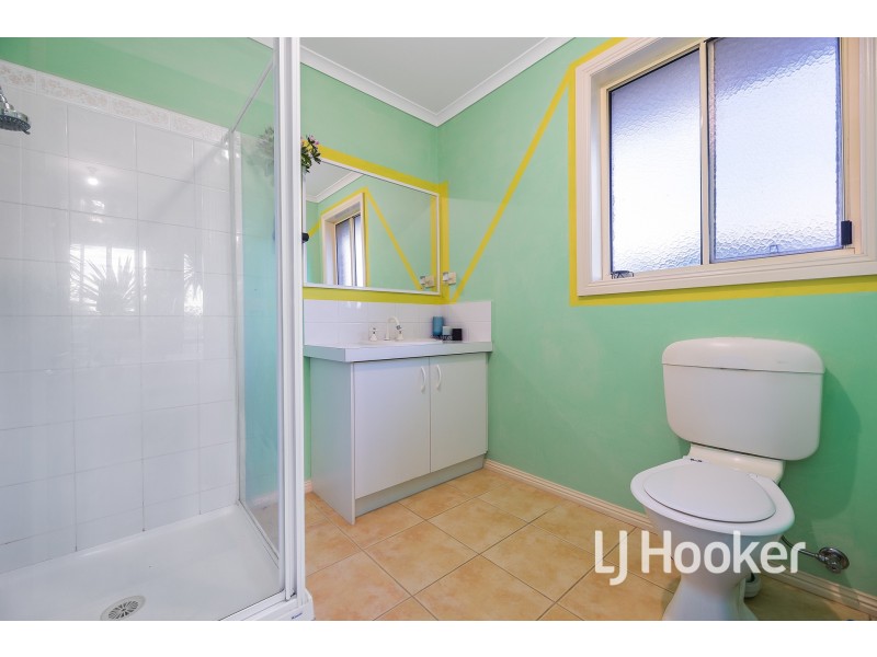 10 Grice Quadrant, Pakenham VIC 3810