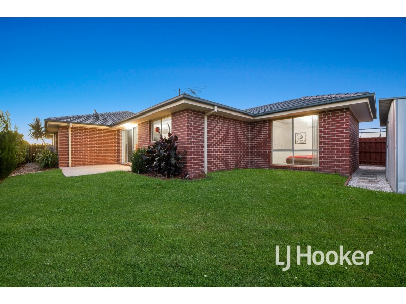 10 Grice Quadrant, Pakenham VIC 3810