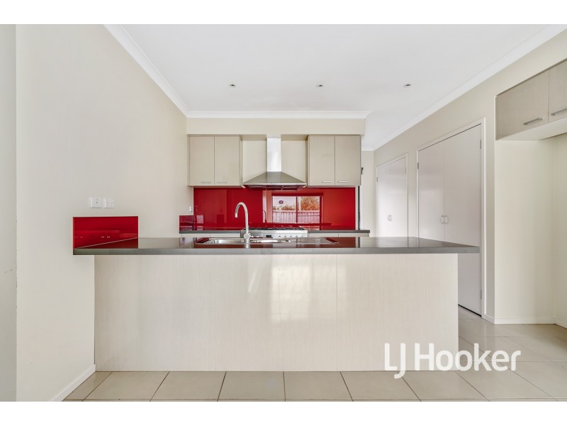 34 St Clair Avenue, Cranbourne West VIC 3977