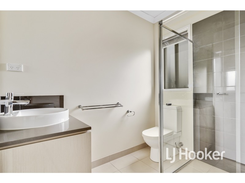 34 St Clair Avenue, Cranbourne West VIC 3977