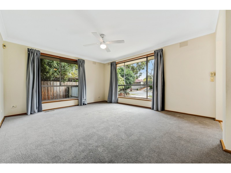 6 The Grange, Hampton Park VIC 3976