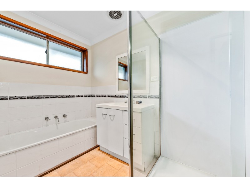 6 The Grange, Hampton Park VIC 3976