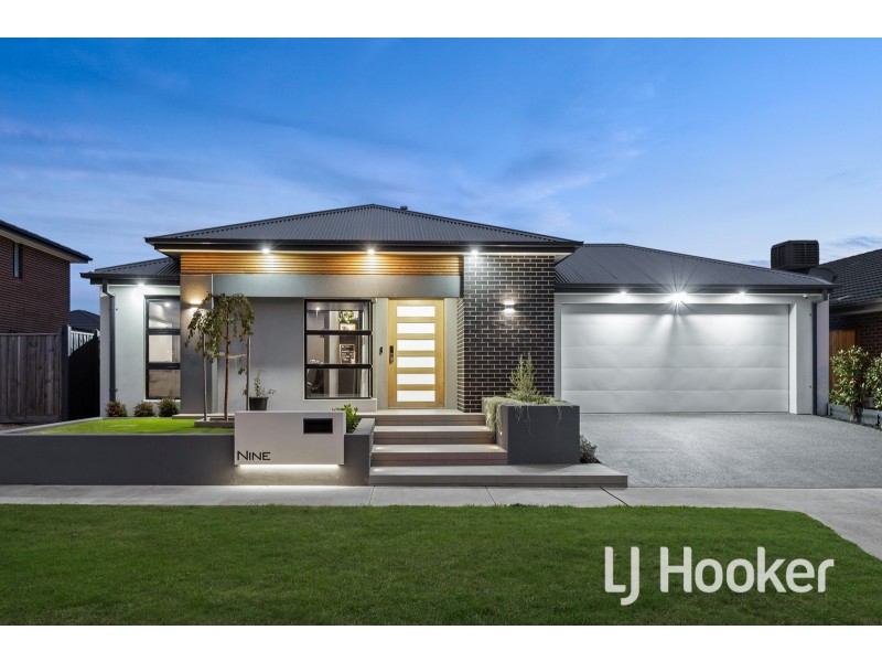 9 Flanagan Avenue, Officer VIC 3809