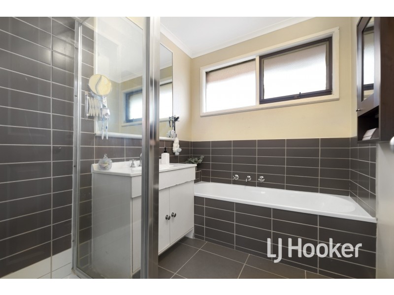 23 Strong Drive, Hampton Park VIC 3976