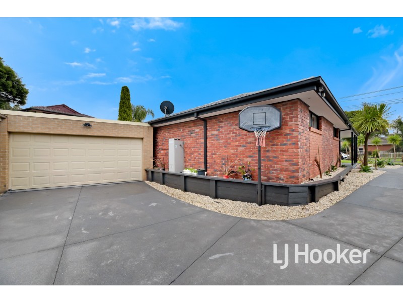 23 Strong Drive, Hampton Park VIC 3976