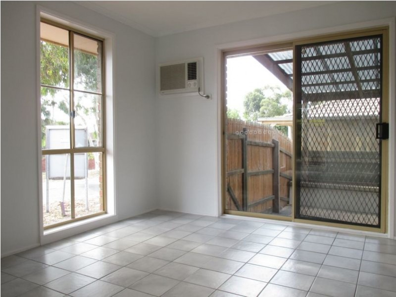 2/26 Springfield Crescent, Hampton Park VIC 3976