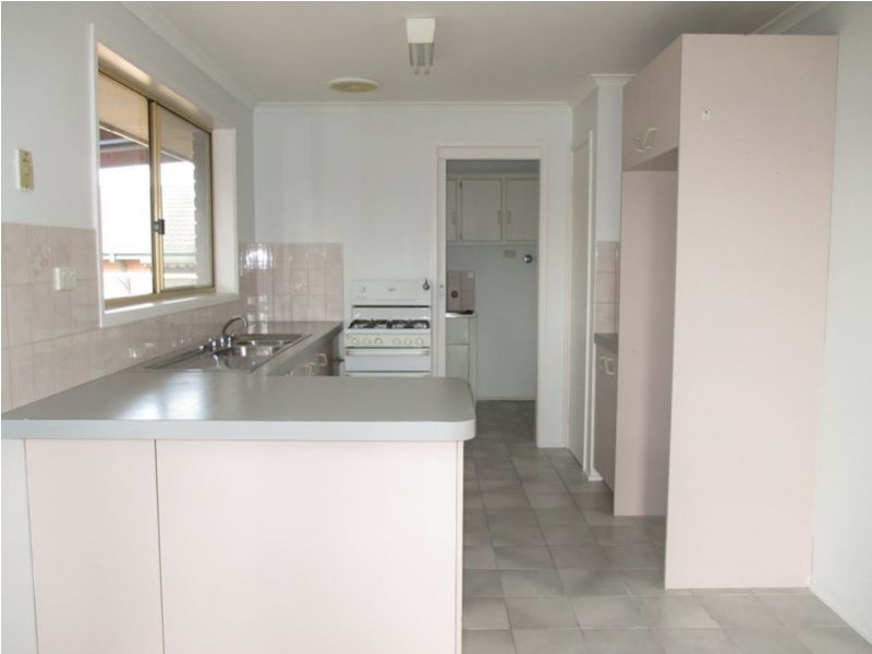 2/26 Springfield Crescent, Hampton Park VIC 3976