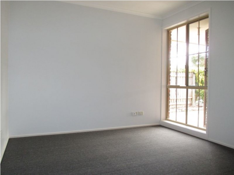 2/26 Springfield Crescent, Hampton Park VIC 3976