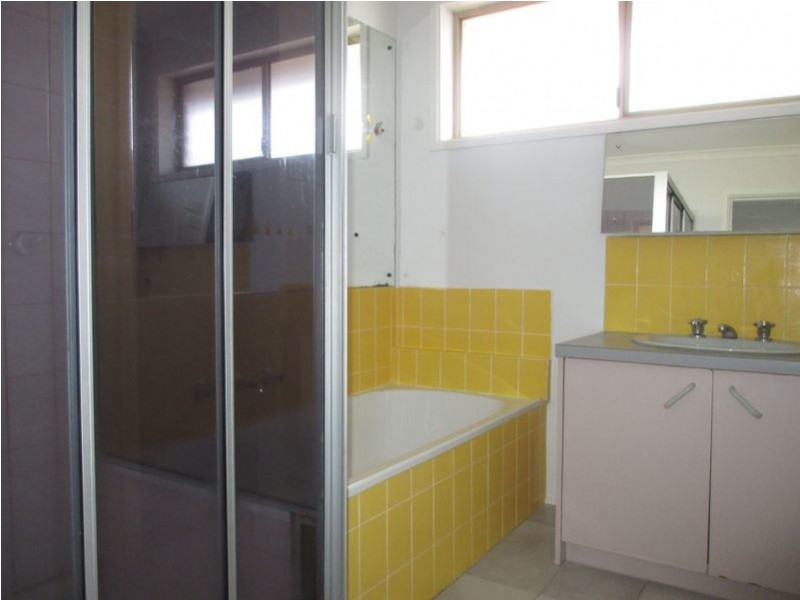 2/26 Springfield Crescent, Hampton Park VIC 3976