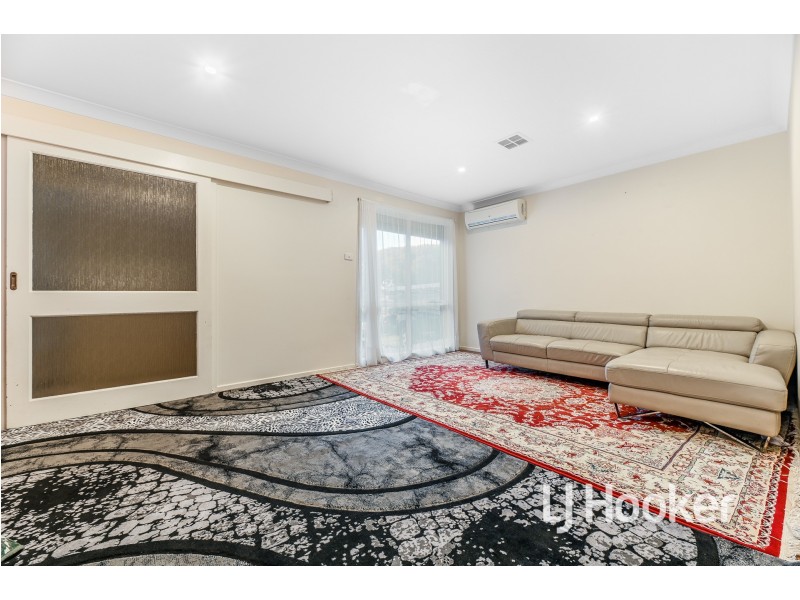 48 Springfield Crescent, Hampton Park VIC 3976