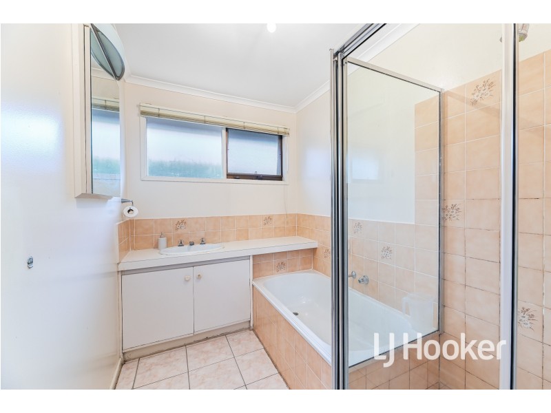 48 Springfield Crescent, Hampton Park VIC 3976