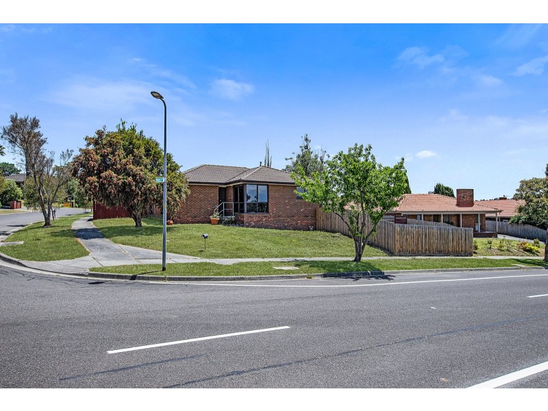 17 Arcadia Avenue, Hallam VIC 3803