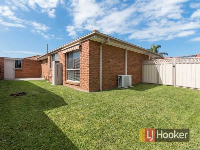 1/8 Leopold Crescent, Hampton Park VIC 3976