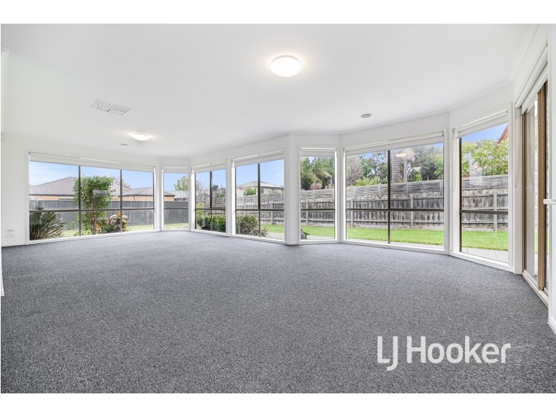 16 Langbourne Drive, Narre Warren South VIC 3805