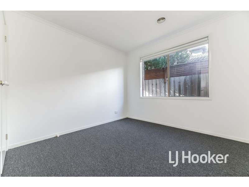 16 Langbourne Drive, Narre Warren South VIC 3805