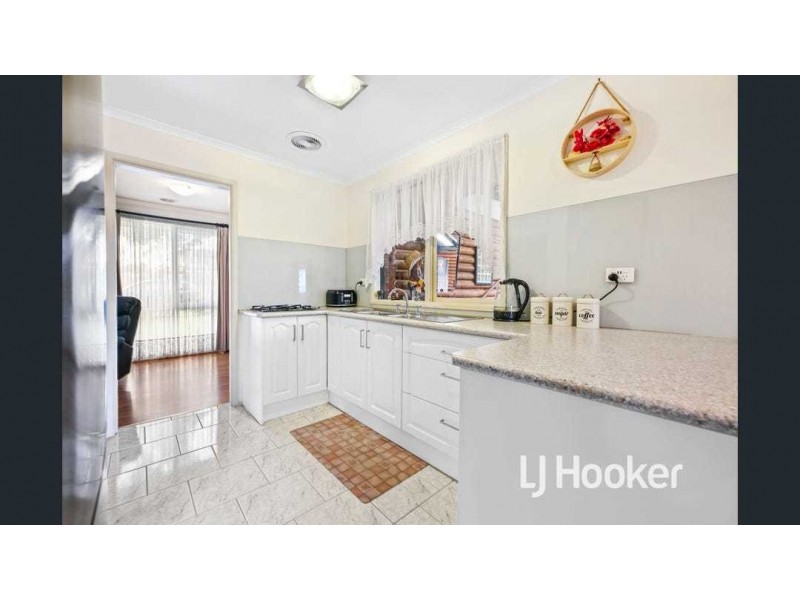 104 Oaktree Drive, Hampton Park VIC 3976