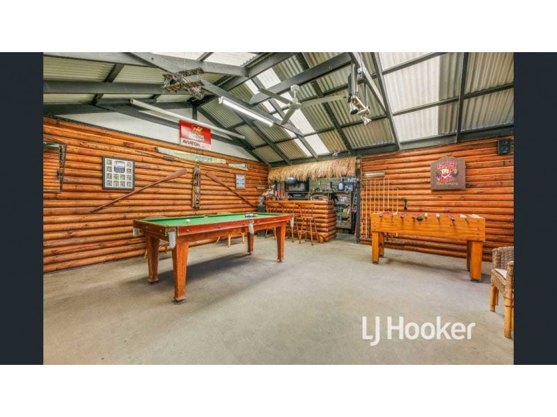 104 Oaktree Drive, Hampton Park VIC 3976