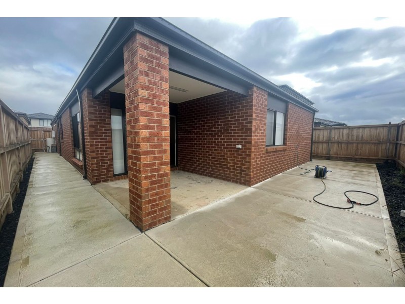 10 Sutil Drive, Clyde North VIC 3978