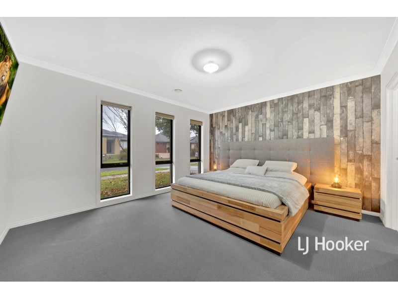 20 Connewara Crescent, Clyde North VIC 3978