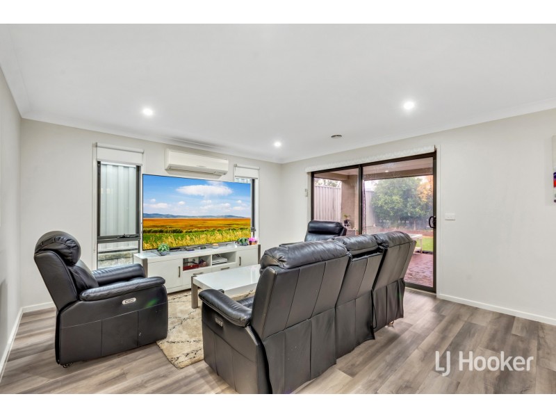 17 Meridian Circuit, Berwick VIC 3806