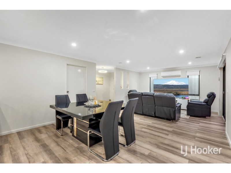 17 Meridian Circuit, Berwick VIC 3806