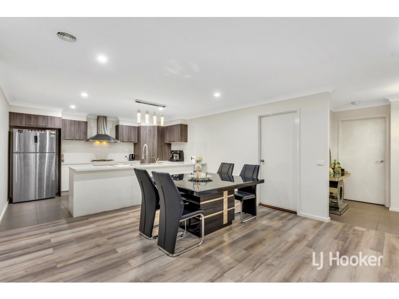 17 Meridian Circuit, Berwick VIC 3806