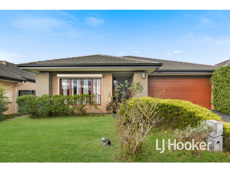 9 Flemington Way, Clyde North VIC 3978