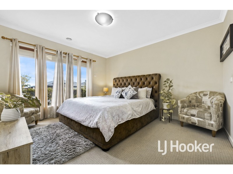 9 Flemington Way, Clyde North VIC 3978