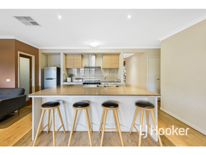 9 Flemington Way, Clyde North VIC 3978