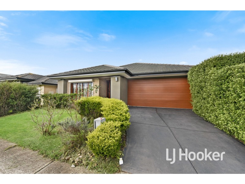 9 Flemington Way, Clyde North VIC 3978