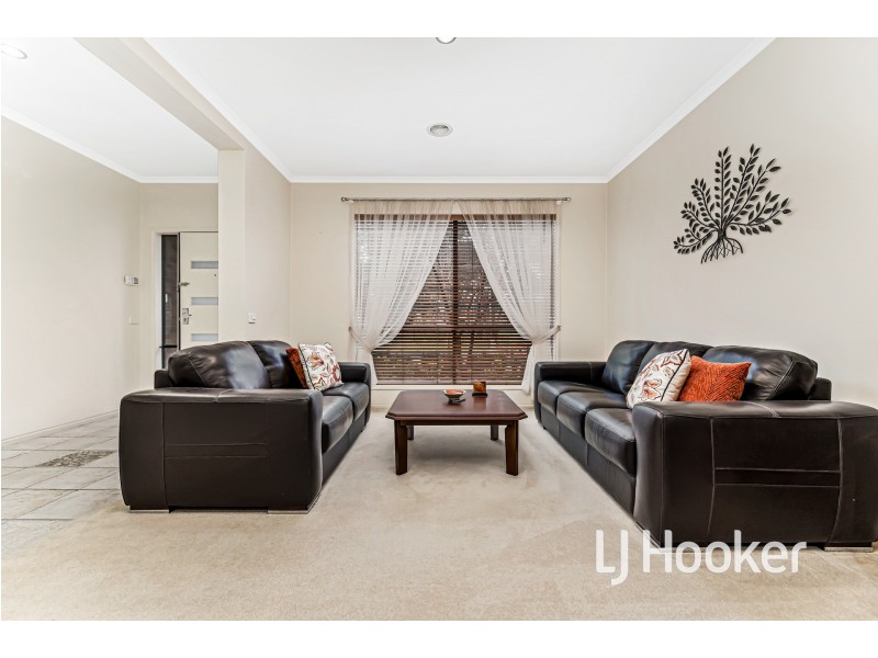 12 Park City Drive, Lynbrook VIC 3975