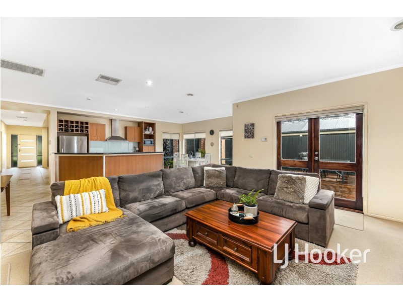 12 Park City Drive, Lynbrook VIC 3975