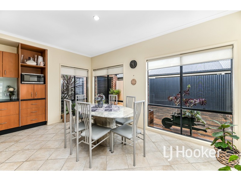 12 Park City Drive, Lynbrook VIC 3975