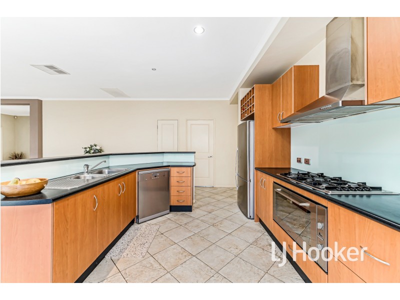 12 Park City Drive, Lynbrook VIC 3975