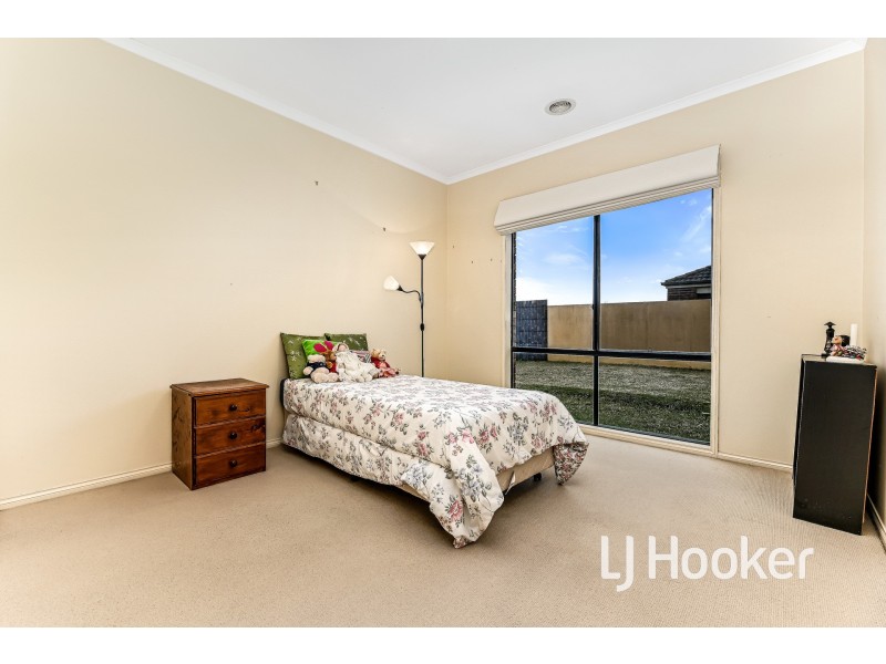 12 Park City Drive, Lynbrook VIC 3975
