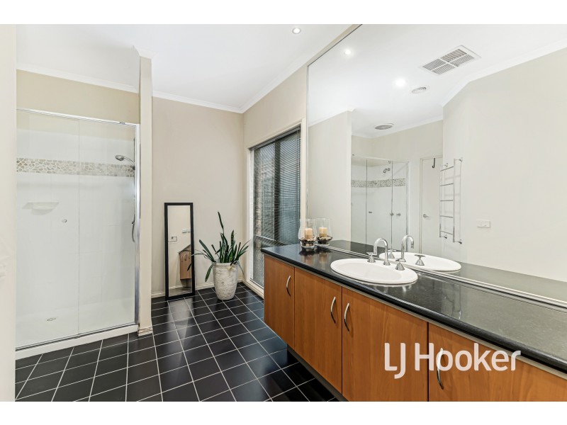 12 Park City Drive, Lynbrook VIC 3975