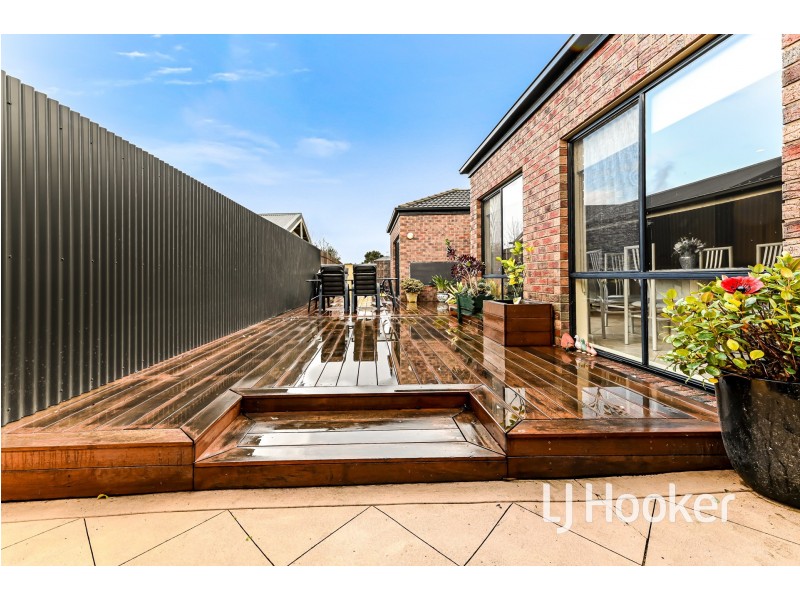 12 Park City Drive, Lynbrook VIC 3975