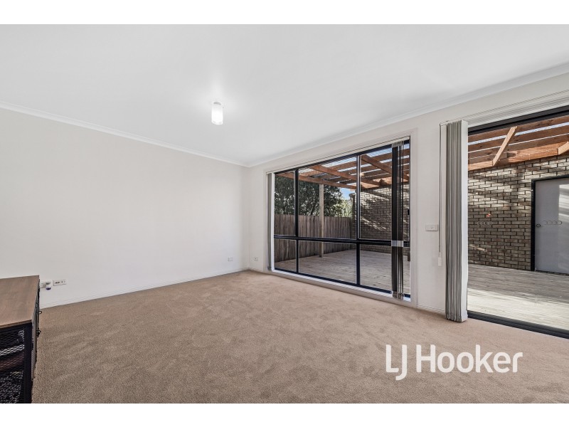 1/2 Grantley Close, Hampton Park VIC 3976