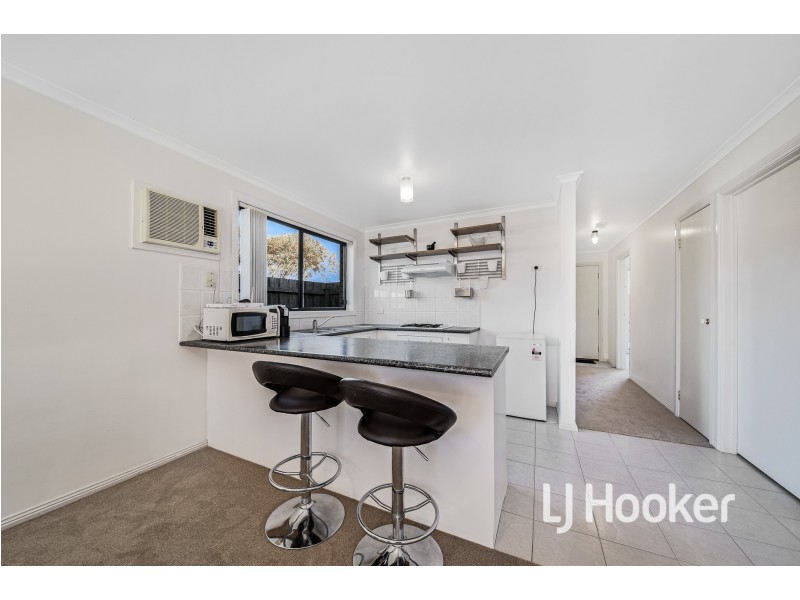 1/2 Grantley Close, Hampton Park VIC 3976