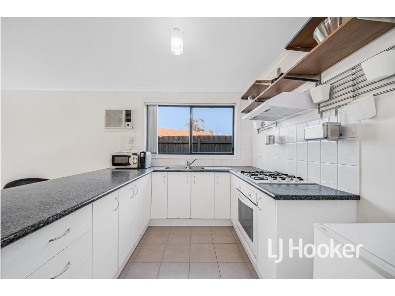 1/2 Grantley Close, Hampton Park VIC 3976