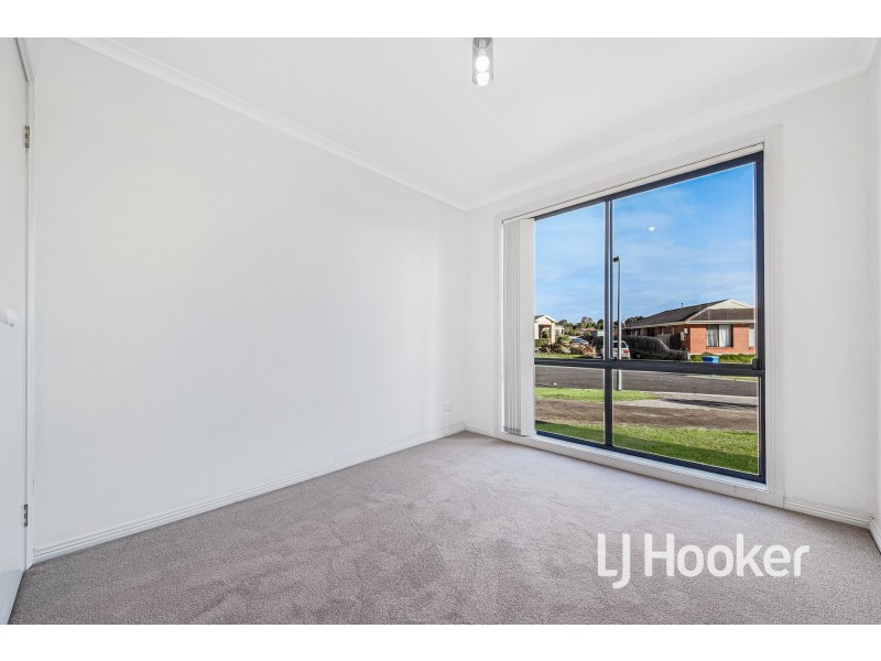 1/2 Grantley Close, Hampton Park VIC 3976