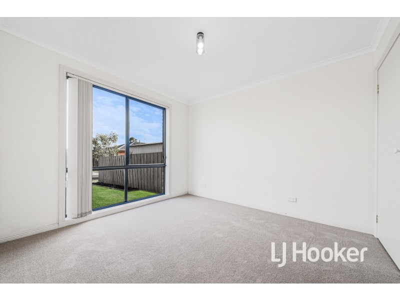 1/2 Grantley Close, Hampton Park VIC 3976