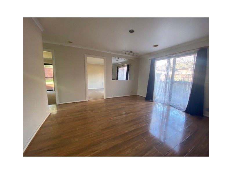 6 Brady Close, Lynbrook VIC 3975