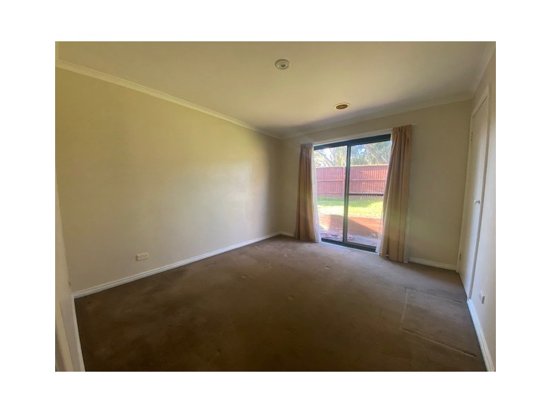 6 Brady Close, Lynbrook VIC 3975