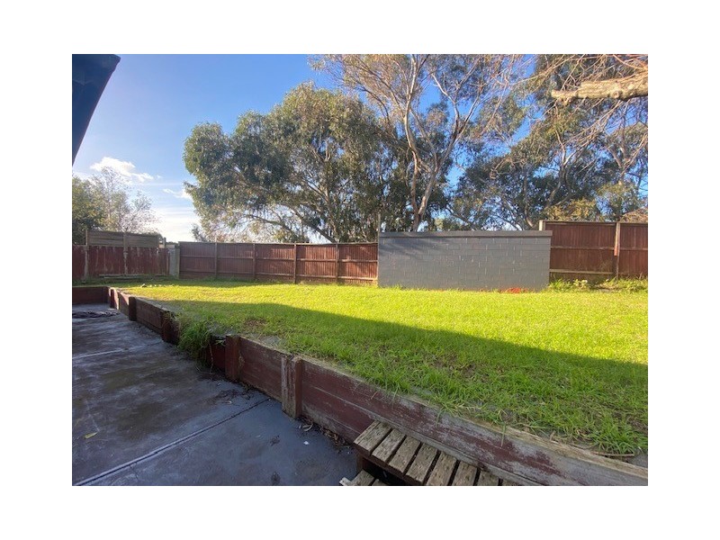 6 Brady Close, Lynbrook VIC 3975