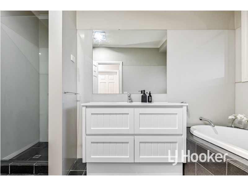 36 Collison Road, Cranbourne East VIC 3977