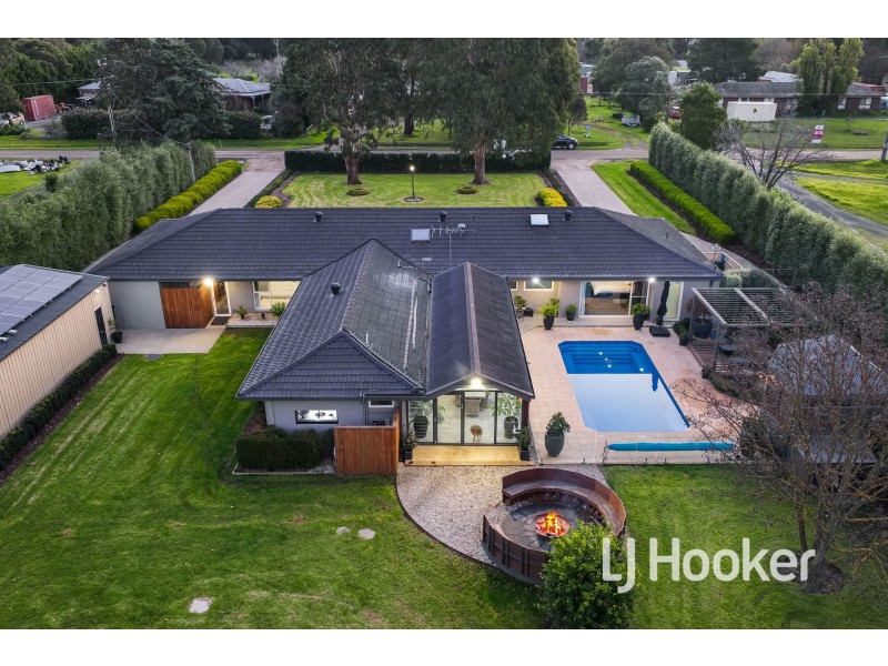 36 Collison Road, Cranbourne East VIC 3977